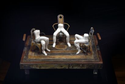 TERAPIA DE GRUPO - a Sculpture & Installation Artowrk by CARMELA BLANCO